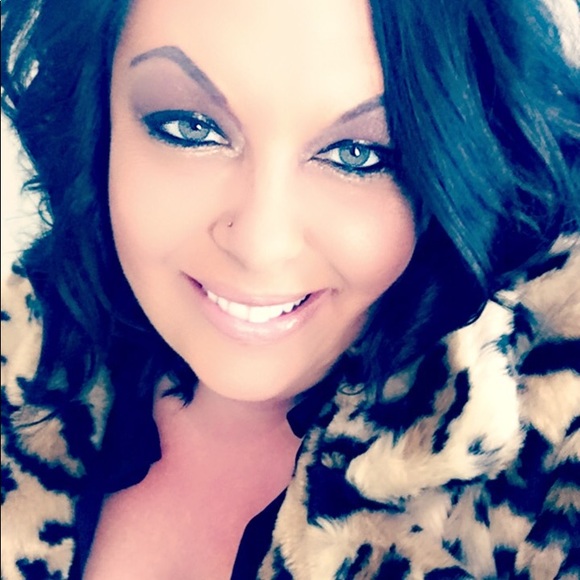 Meet The Posher 🖤 - Picture 4 of 8